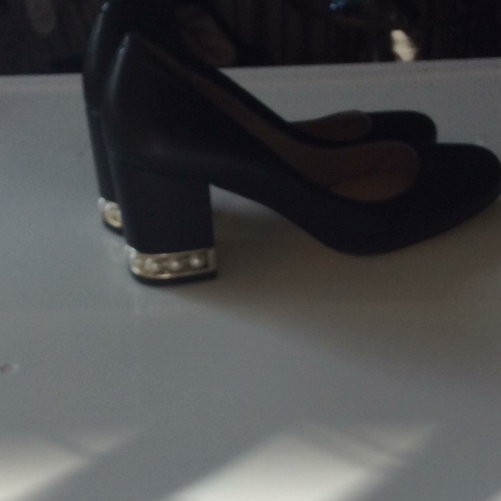 Karl Lagerfeld Black Shoes pearled heels size 7.5